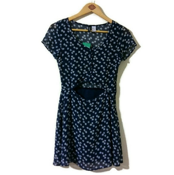 H&M Dresses & Skirts - H&M Navy Blue Skater Dress Open Front Lined